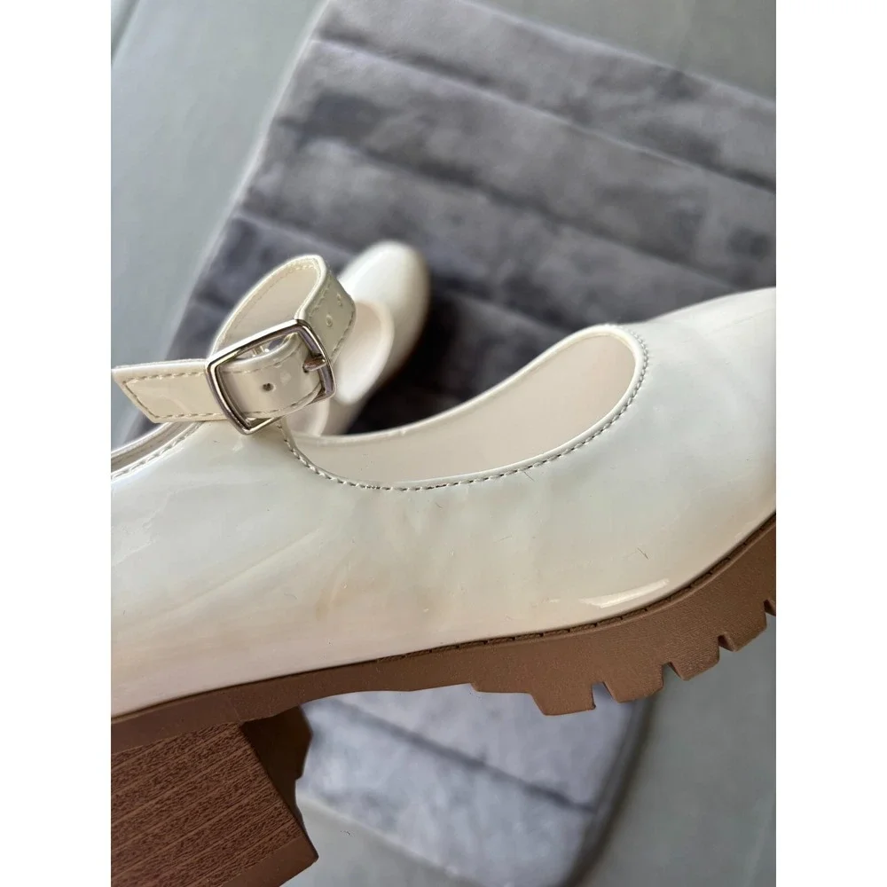 Soda Boxer-2 Girls Fashion Shoes Sz 5 Ivory Leather Adjustable Strap Block Heel